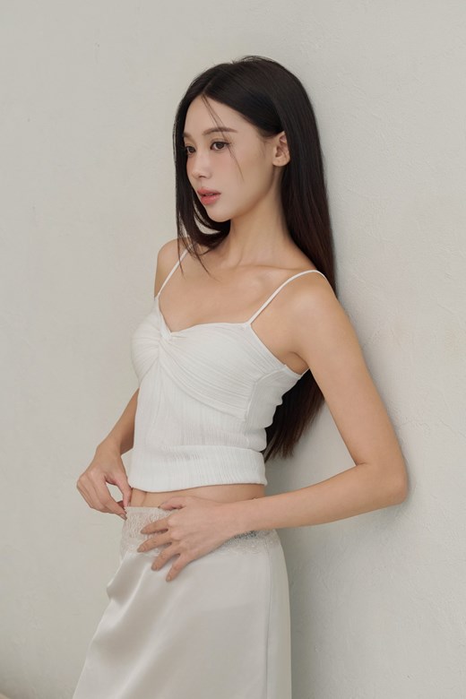 坑條扭結細肩針織背心