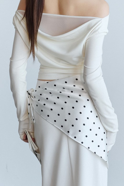 點點緞面綁帶三角絲巾