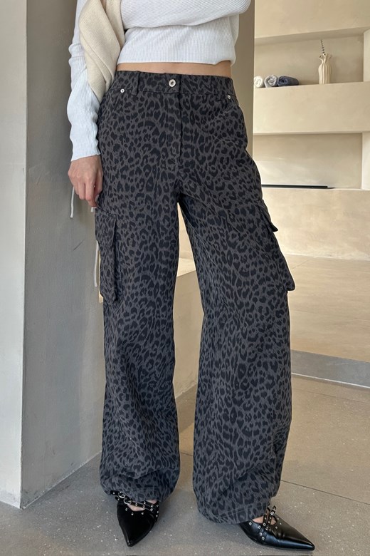 時髦霧感豹紋寬褲