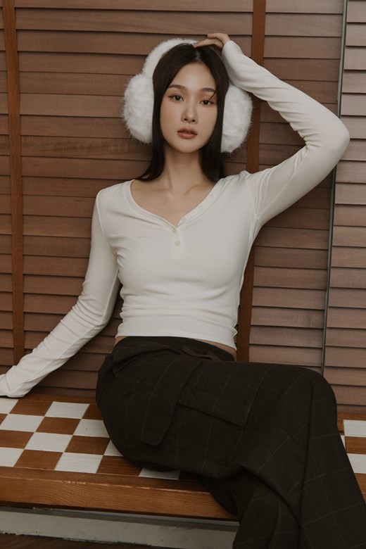 修身V領開釦長袖上衣