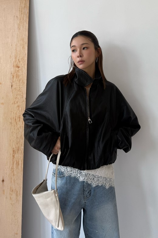 18 翻領拉鍊短版縮口皮衣外套