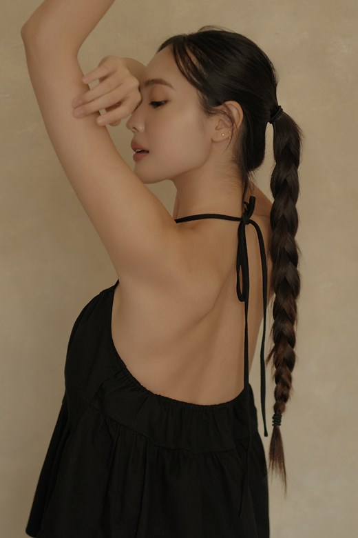 立體剪裁抽繩綁帶上衣