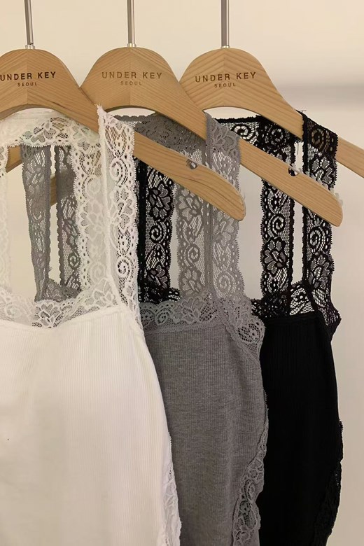 16 蕾絲美背方領背心BRA TOP