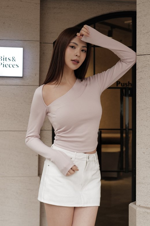 不對稱單肩長袖上衣