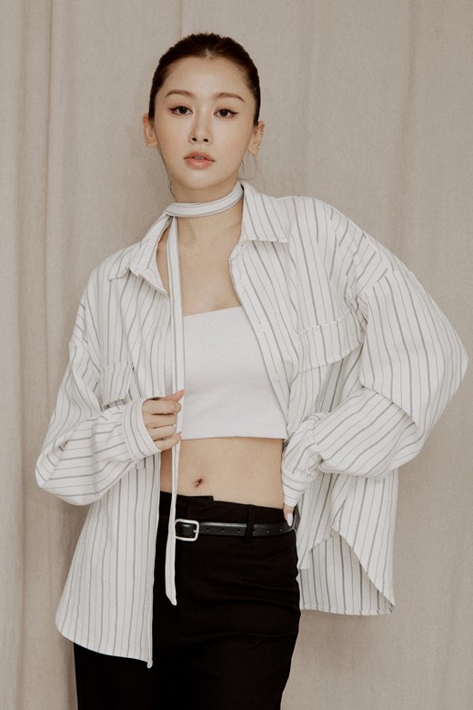 厚磅挺版直條紋寬鬆襯衫(附領巾)