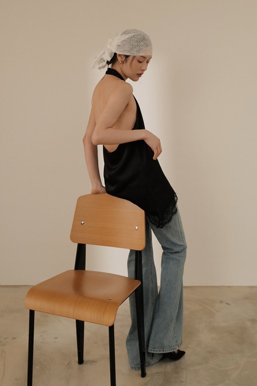 睫毛蕾絲緞面斜擺美背上衣