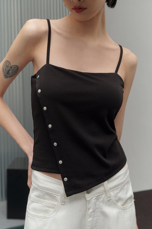 鉚釘造型斜擺細肩BRA TOP