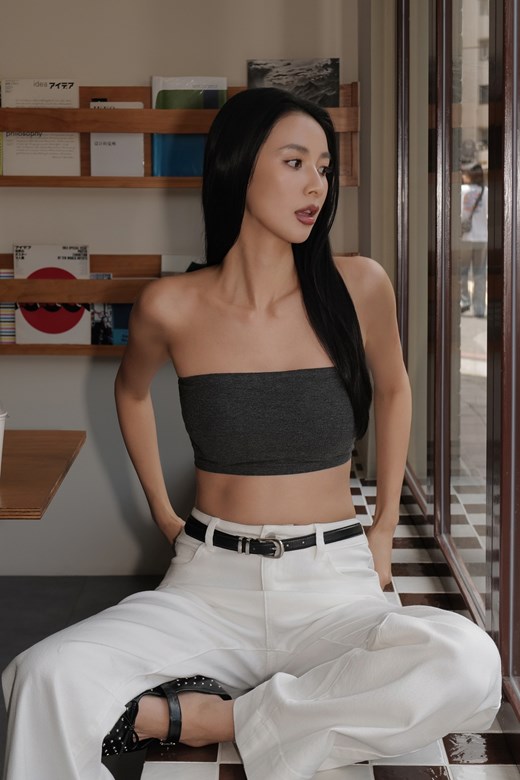 簡約彈力平口背釦BRA TOP