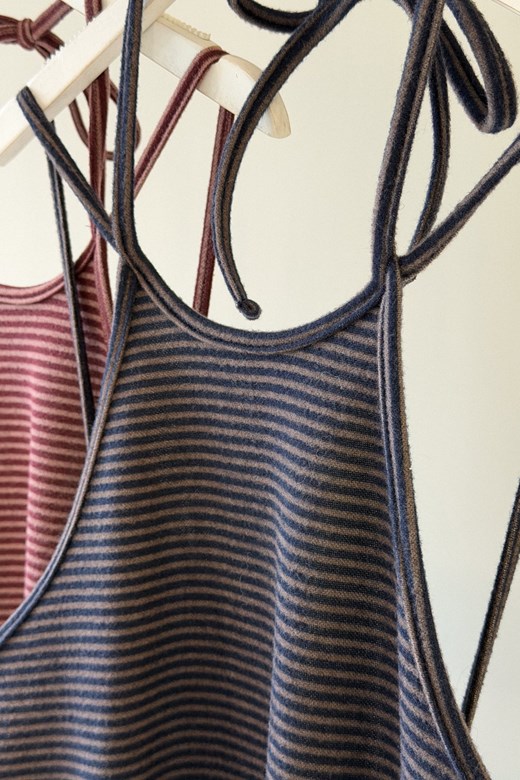 Bare Ribbon Backless 露背綁帶線條洋裝