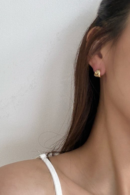 27 金屬弧形小C耳環