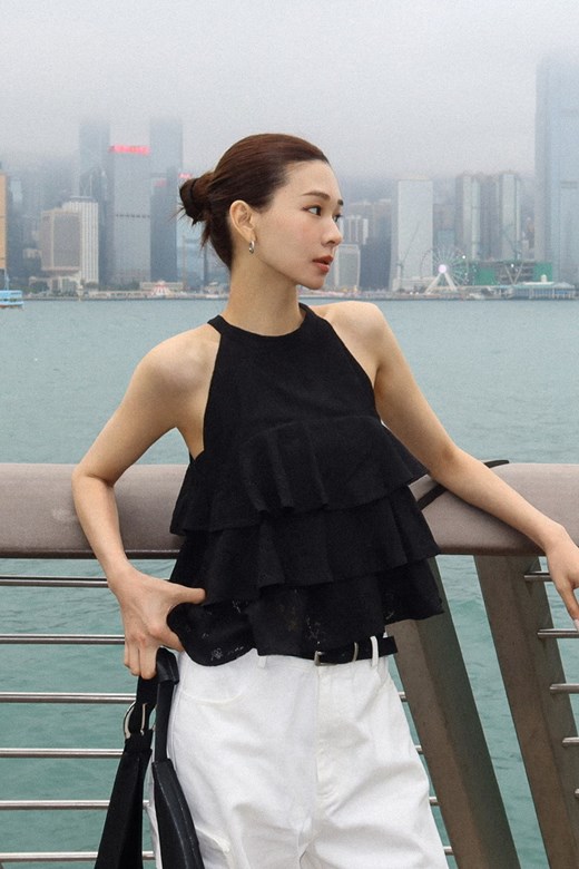 小高領花朵荷葉上衣