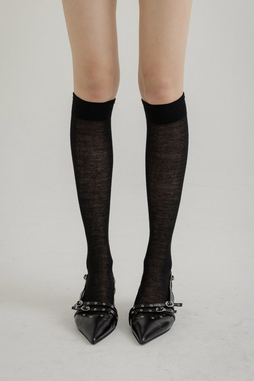 素面透膚造型中筒襪