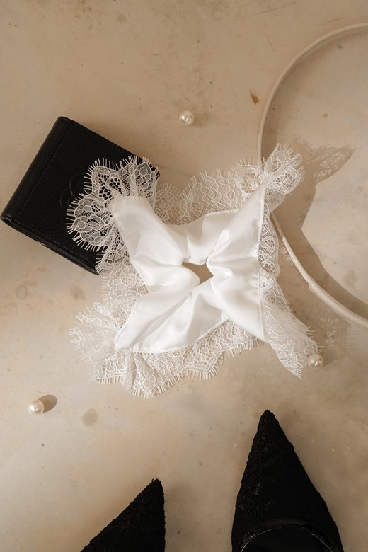 睫毛蕾絲大腸圈