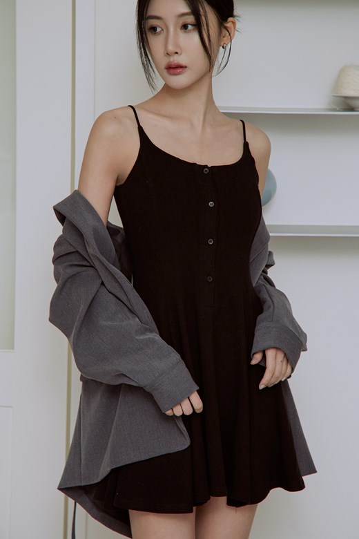 細肩排釦傘擺洋裝