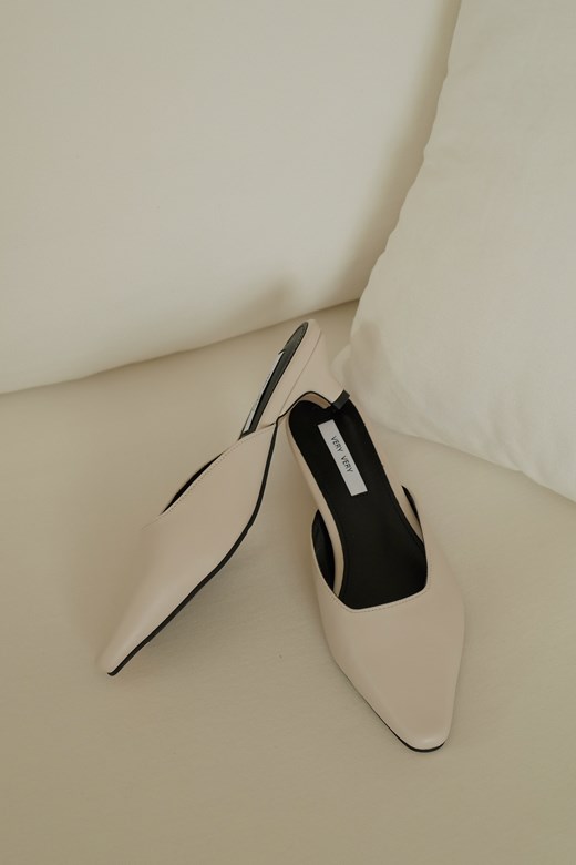 日常大方尖頭低跟鞋