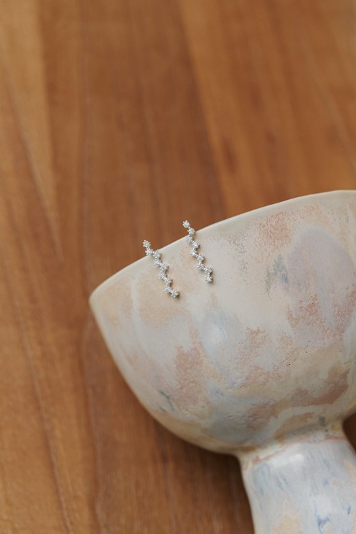 37 Statement鑽光垂墜耳環