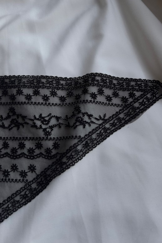 小花蕾絲刺繡三角巾