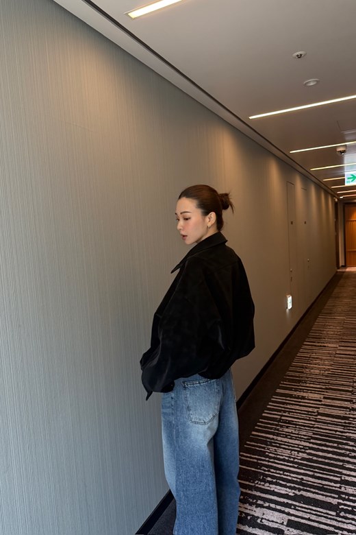 麂皮感質感拉鍊外套