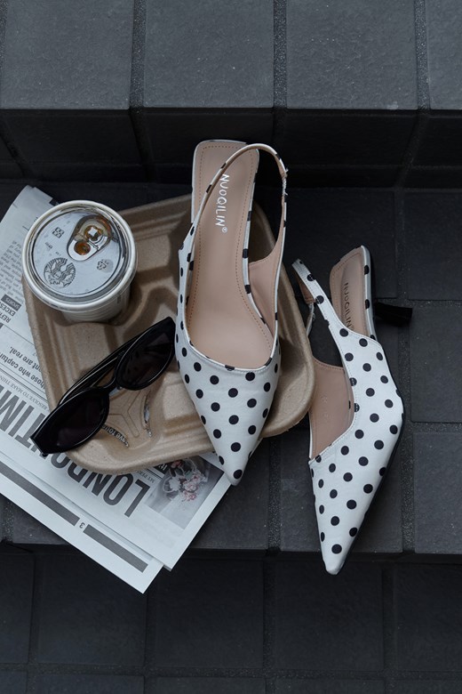 點點法式尖頭跟鞋