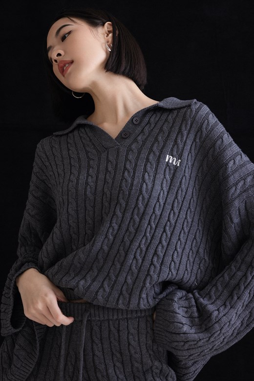 mi刺繡翻領麻花針織毛衣