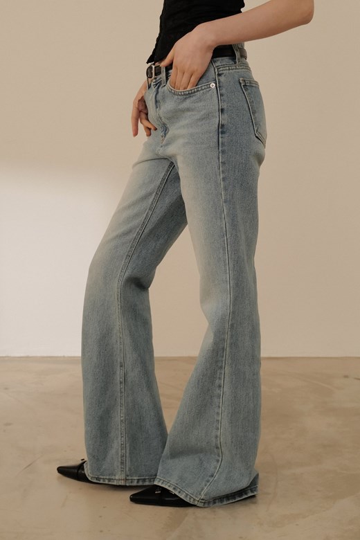 修身顯瘦刷白微喇叭牛仔長褲