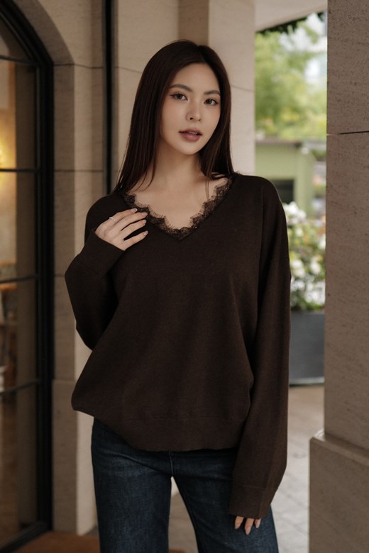 親膚羊毛蕾絲針織上衣