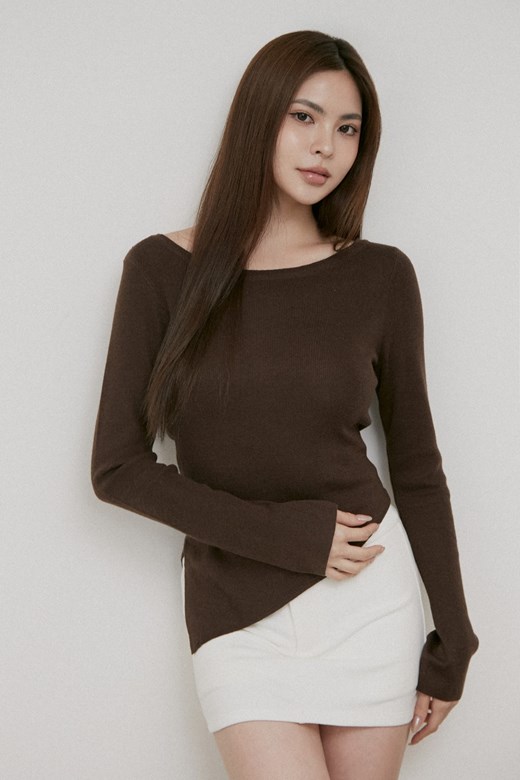 斜擺羊毛針織上衣