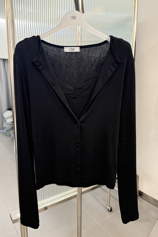 03 假兩件內層蕾絲背心上衣