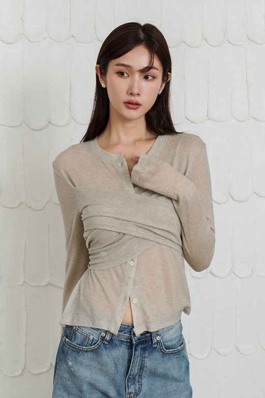 21 透膚排釦綁帶長袖上衣