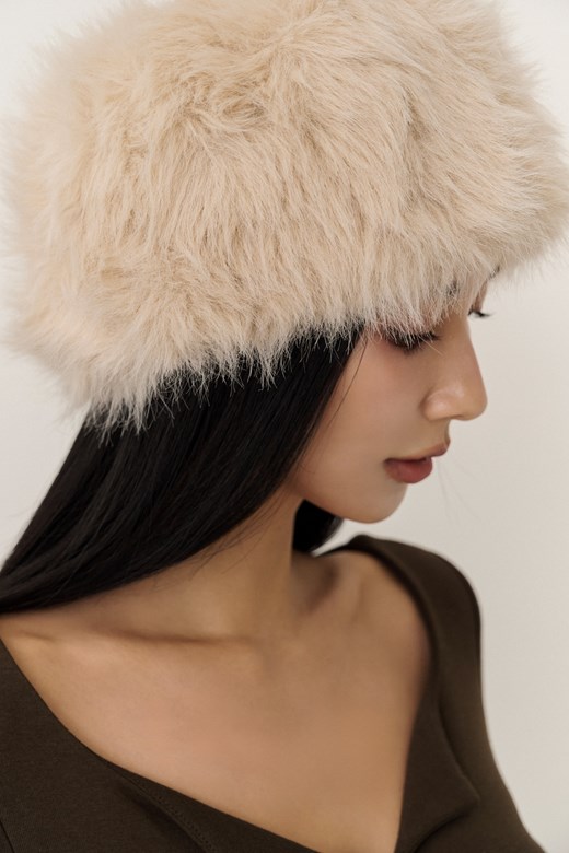 時髦蓬鬆毛毛帽