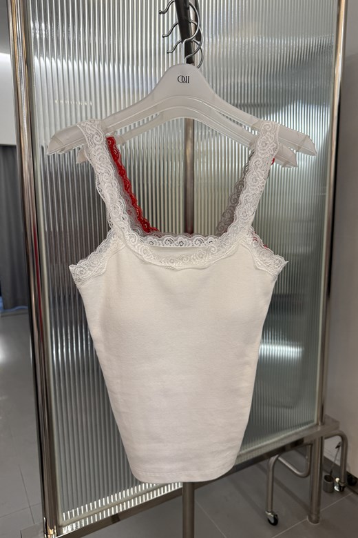 13 蕾絲肩帶背心BRA TOP