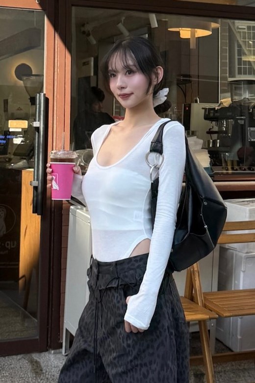 親膚連帽薄上衣