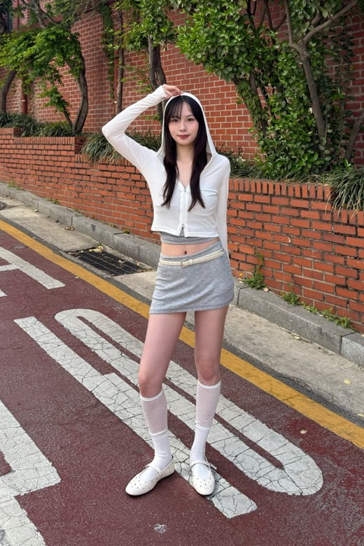 10 親膚彈力雙拉鍊連帽外套