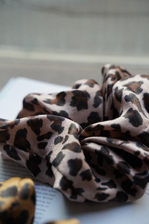 Wild Satin Leopard 絲緞豹紋大腸圈