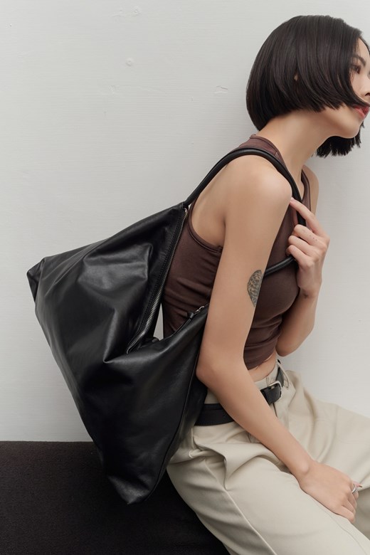 鬆弛感真皮垂感單肩包