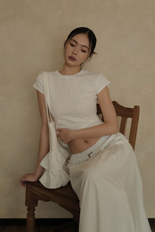 鬆弛感修身圓領短TEE