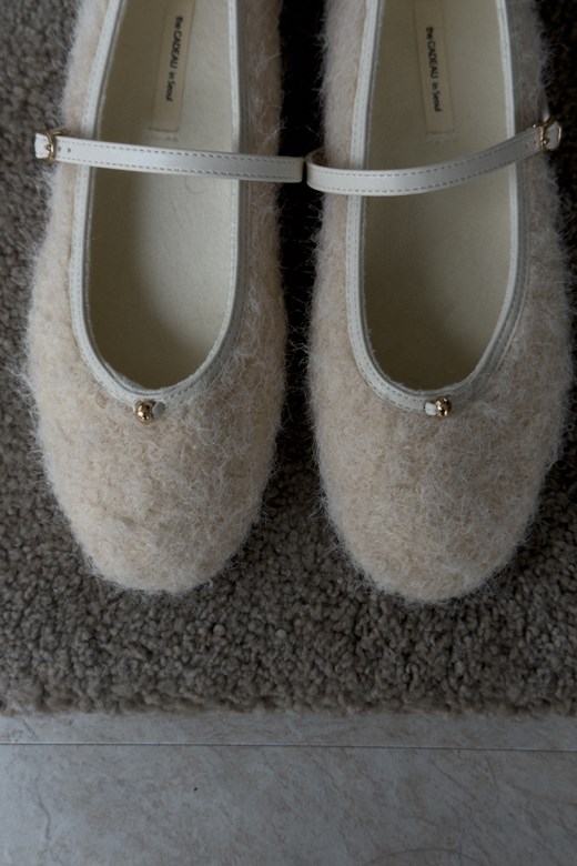 小女孩圓頭珍珠羊羔毛平底娃娃鞋