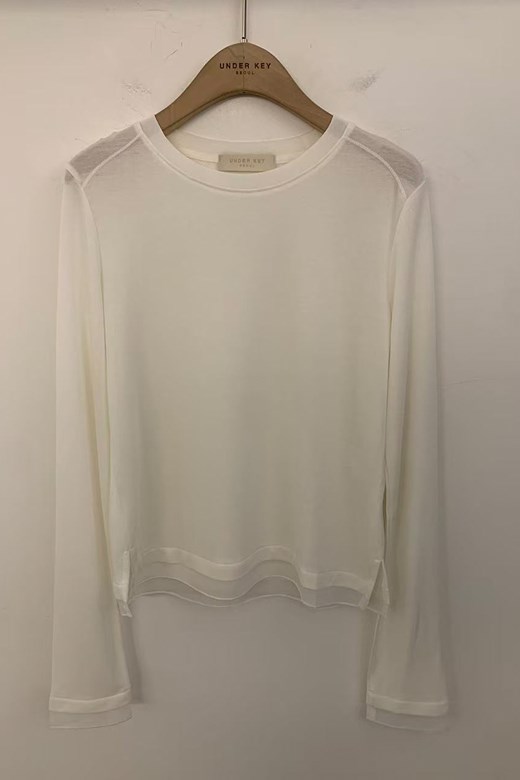 18 親膚圓領微透長袖上衣