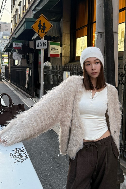 奶霧蓬鬆捲感羊毛針織開襟外套