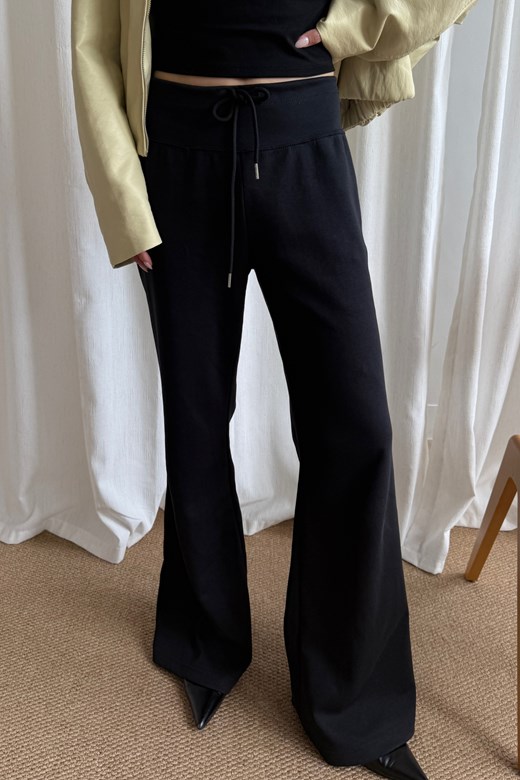 13 抽繩微喇叭休閒棉褲