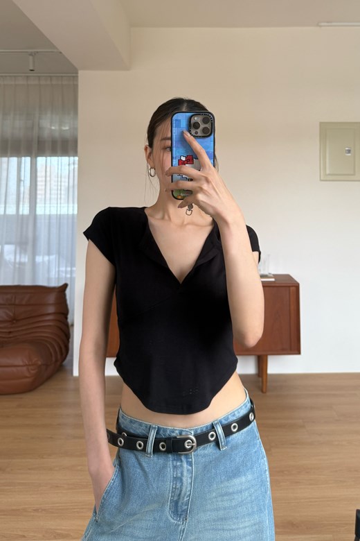 V領美胸弧擺短T