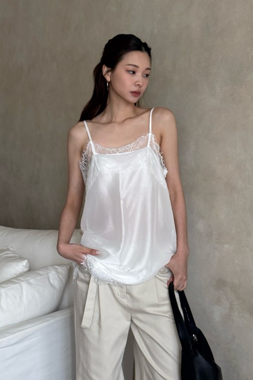 17 蕾絲拼接細肩長版背心