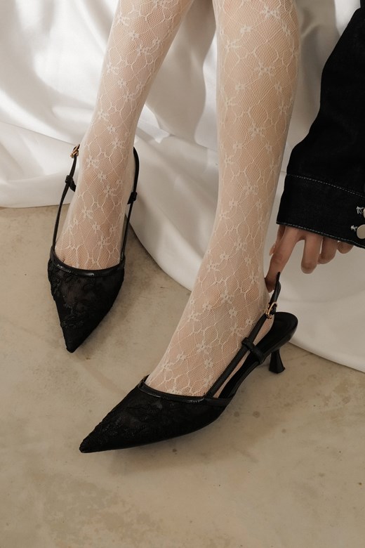 透膚網紗蕾絲尖頭跟鞋(版型偏小)
