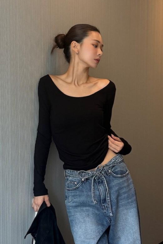 不對稱U領修身上衣