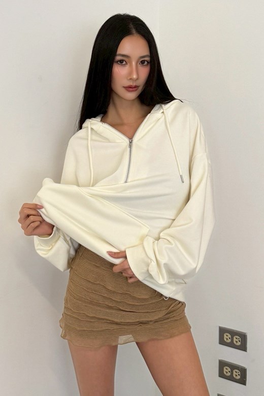 多層次簍空荷葉短裙