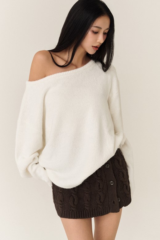 慵懶毛茸斜肩毛衣