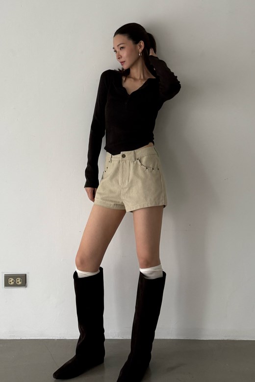 復古鉚釘造型短褲