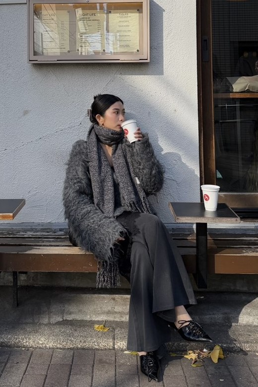 奶霧蓬鬆捲感羊毛針織開襟外套