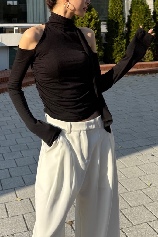 01 多way設計氣質上衣（許妍款）