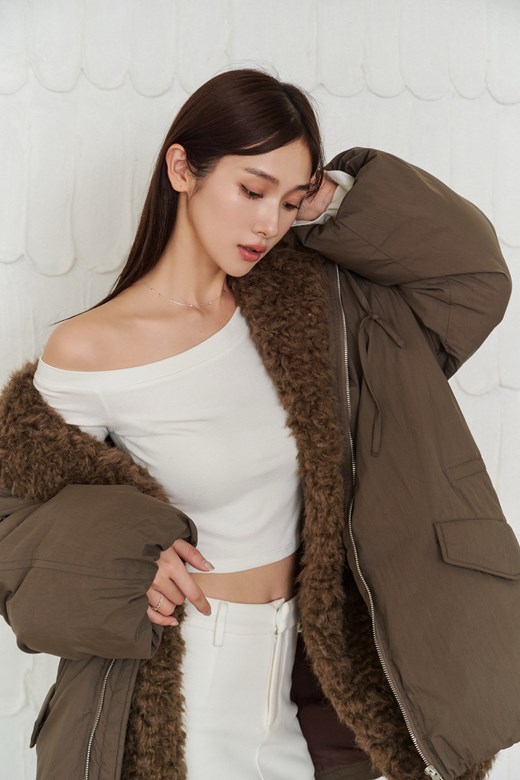 19 羊羔絨翻領軍裝90%鴨絨外套